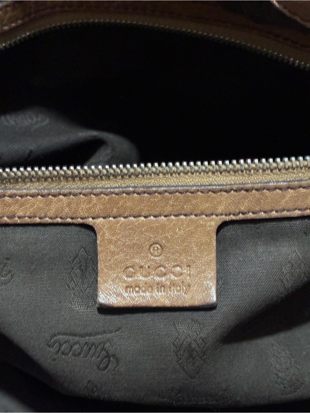 Gucci Authentic Leather Tote 10 1/2“ x 17“ - Picture 5 of 13